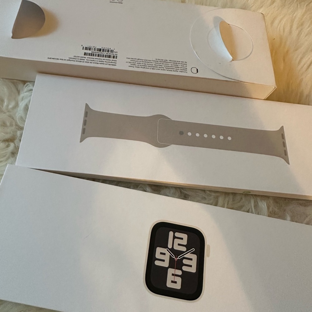 Apple Watch second gen 40mm in Starlight